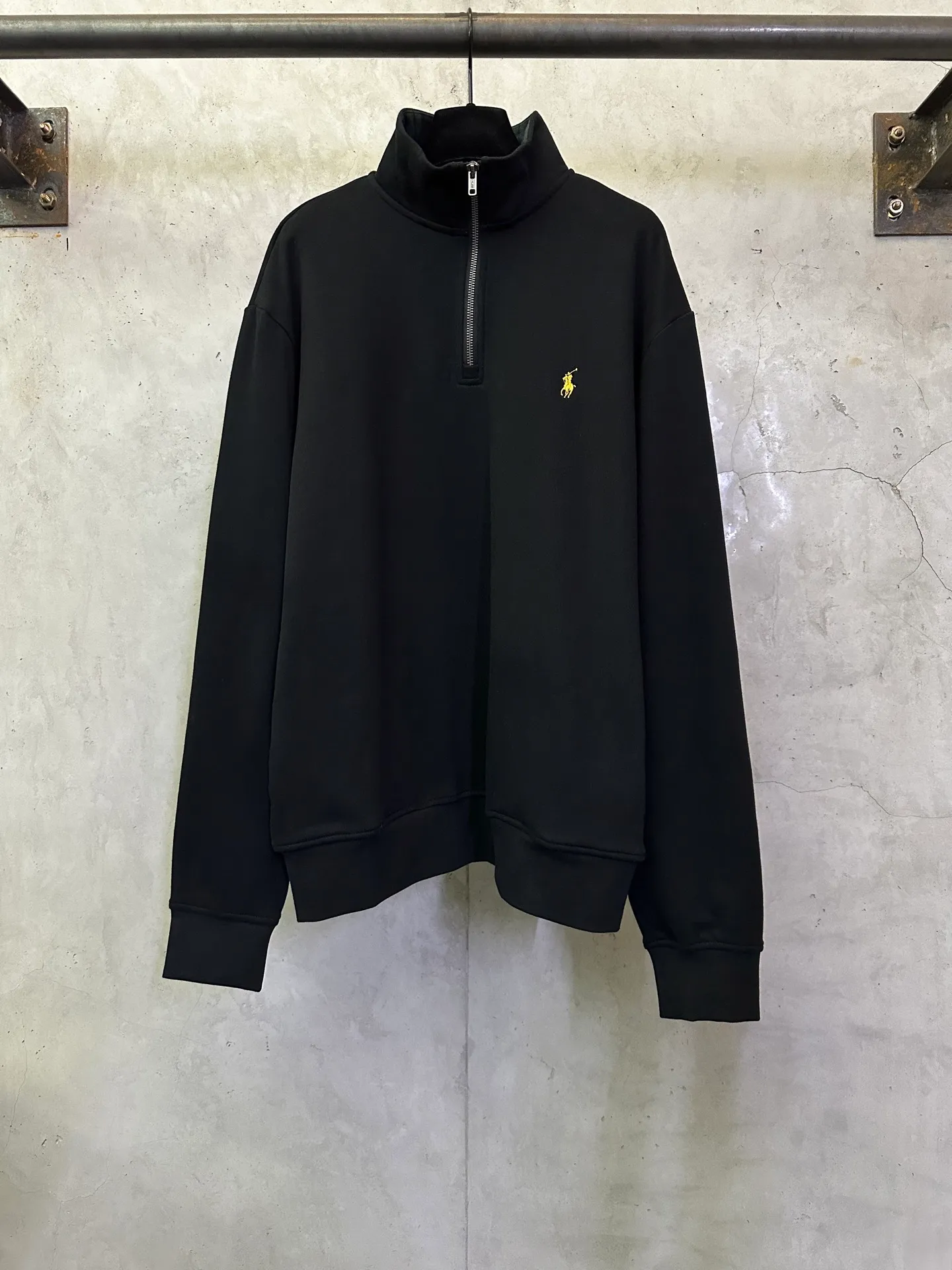 P410 Ralph Lauren gold embroidered half turtleneck sweatshirt Fabric: Made of custom-made Yayun essence cotton velvet material, soft and silky, comfortable and close to the skin, with a pure black tone as the base color, plaid twill trim on the neckline, carrying the elegance and retro of British style, custom hardware, threads, accessories, matching version, same style for men and women -Color: black -Size: S M L XL